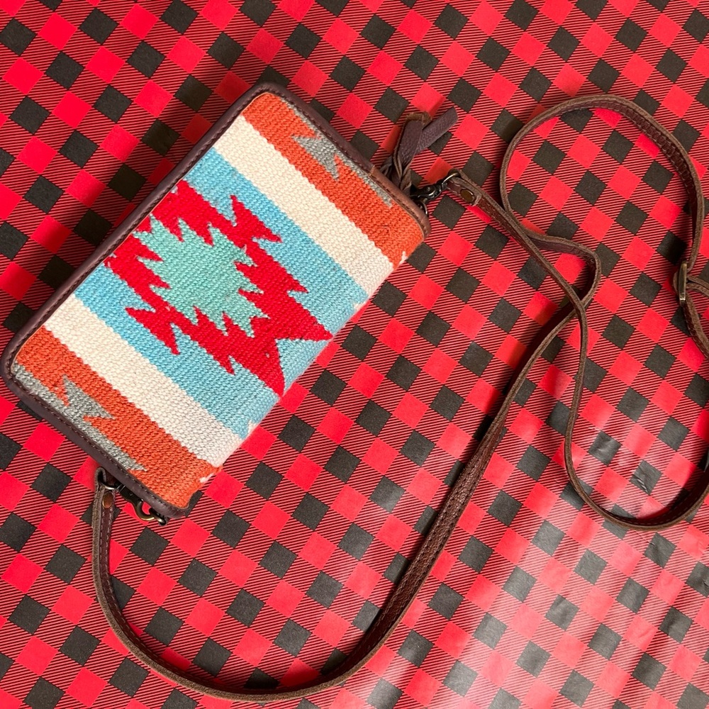 American Darling saddle blanket crossbody wallet